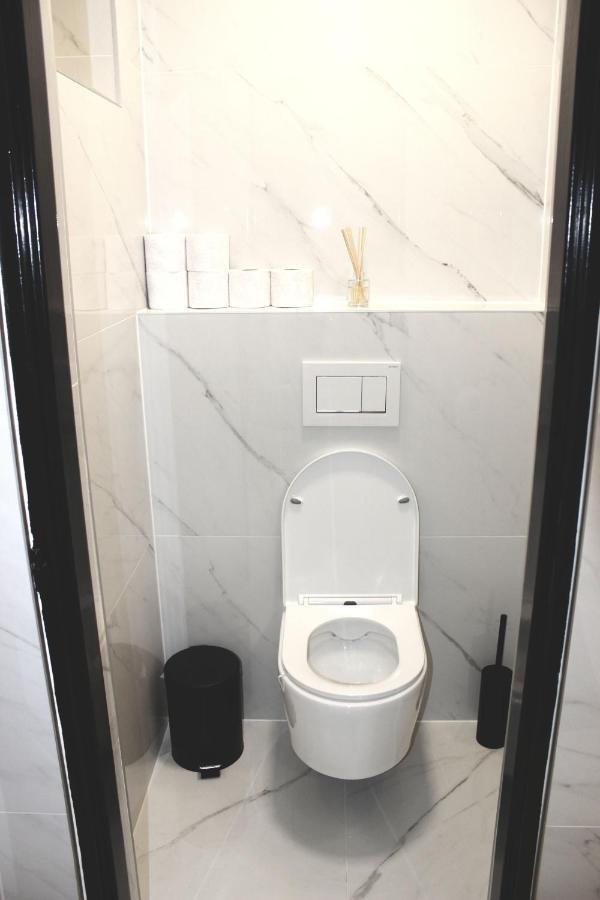 Trenčín Krasny Priestranny Slnecny Apartman V Centre Mesta מראה חיצוני תמונה